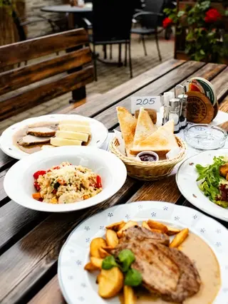 Vinařství a výletní restaurace U Kapličky